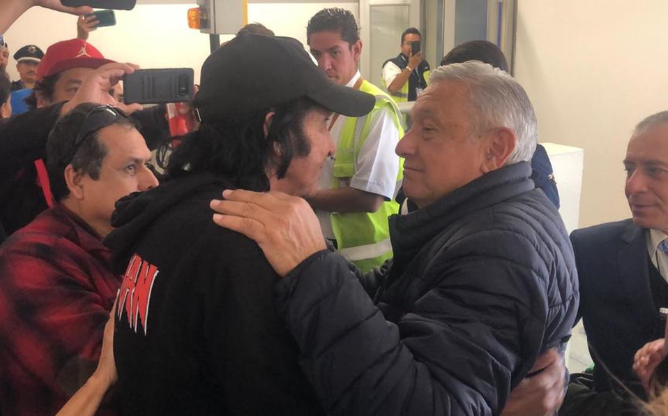 "Muchas gracias por lo que has hecho": AMLO recuerda a Cepillín con emotivo video de su encuentro