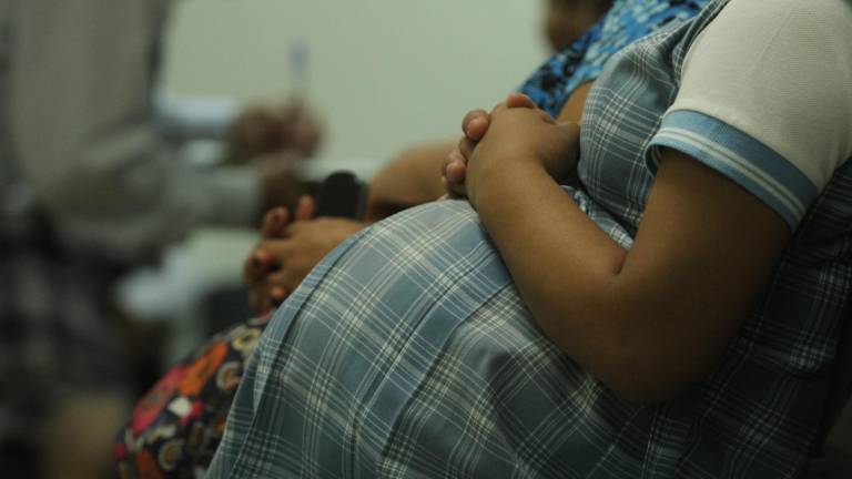 Mil niñas regresan embarazadas a la escuela víctimas de abuso durante cuarentena por covid-19