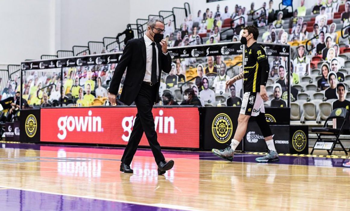 Me hubiera gustado dirigir a 'Magic' Johnson: Paco Olmos