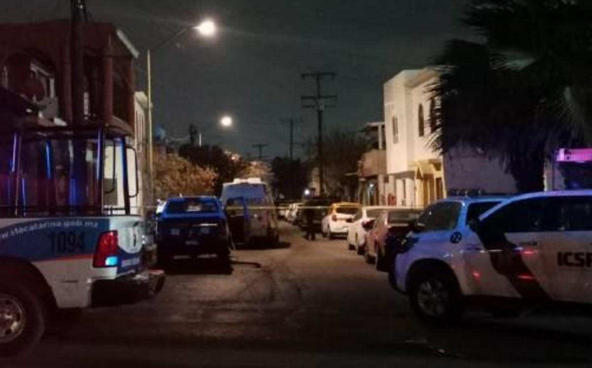 Hombre es asesinado afuera de su casa; recibió al menos 7 disparos