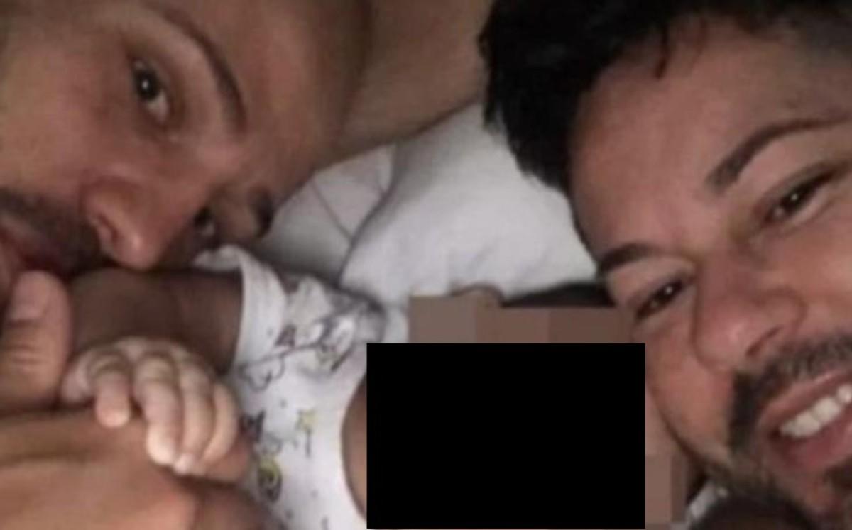 Obligan a pareja gay a devolver a niña que adoptaron; la tuvieron sólo 12 días