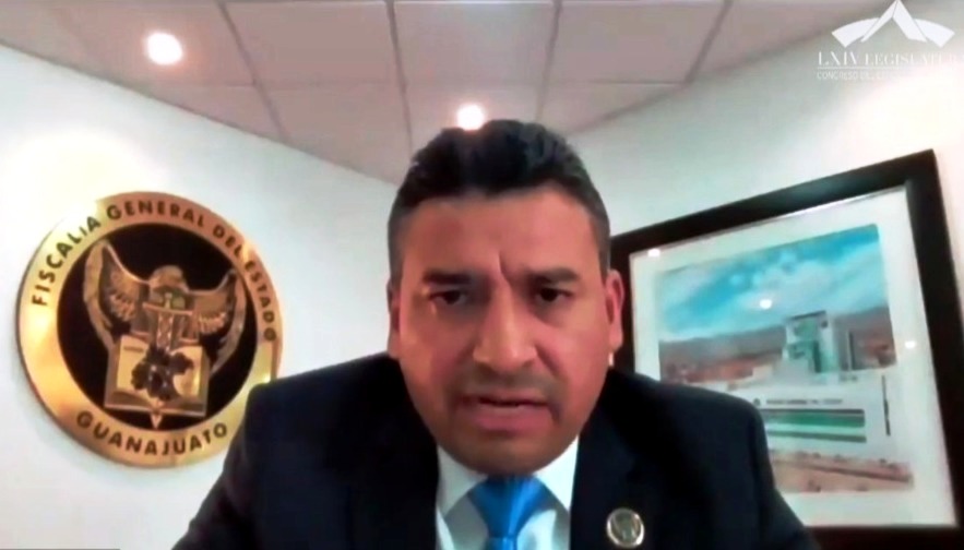 Fiscalía de Guanajuato revela huachicoleo en PEMEX de Salamanca
