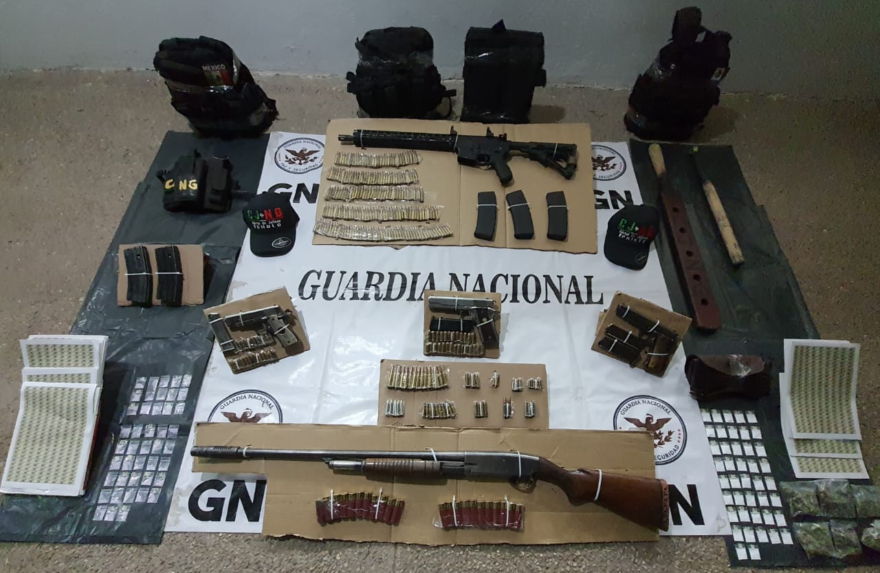 Detienen en Guanajuato a 90 personas y aseguran una tonelada de mariguana 
 