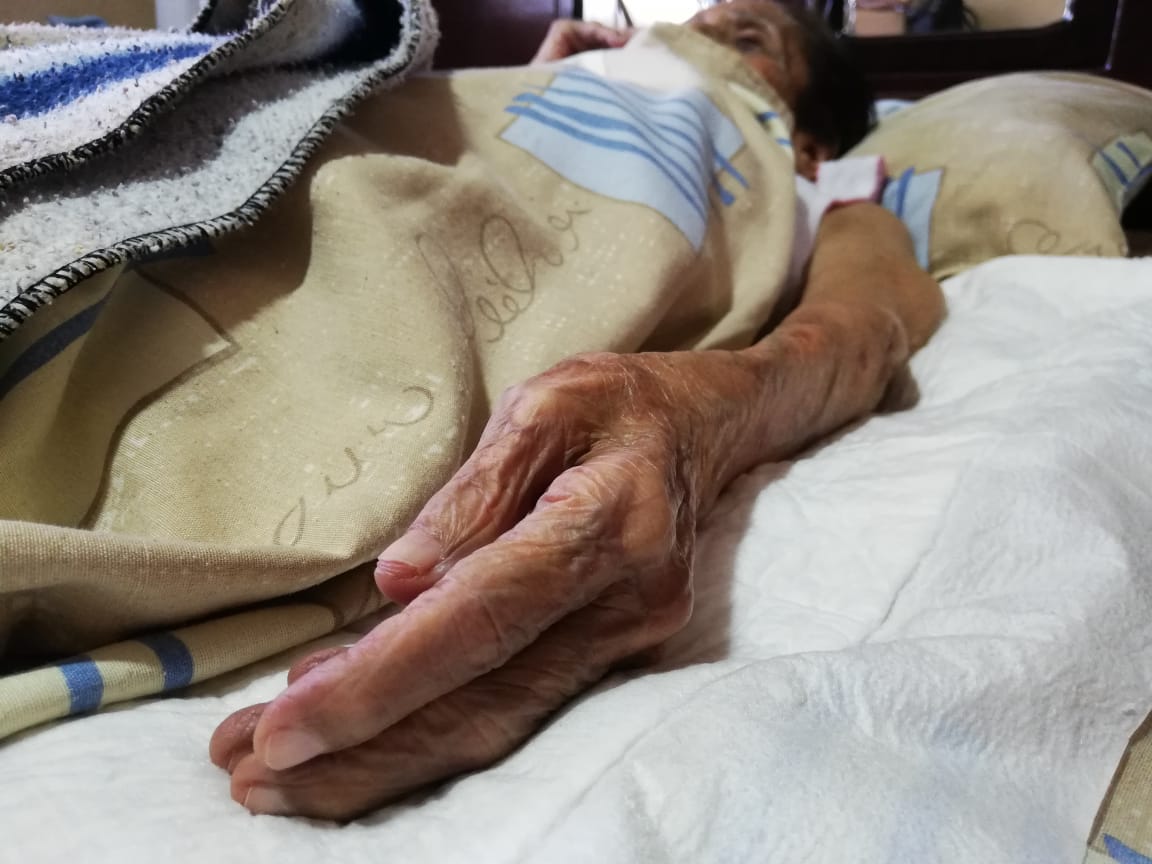 Guardia Nacional  lleva vacuna a mujer de 82 años que no puede caminar