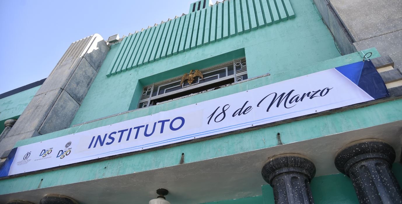 Concede Aispuro rango de Universidad al Instituto 18 de Marzo