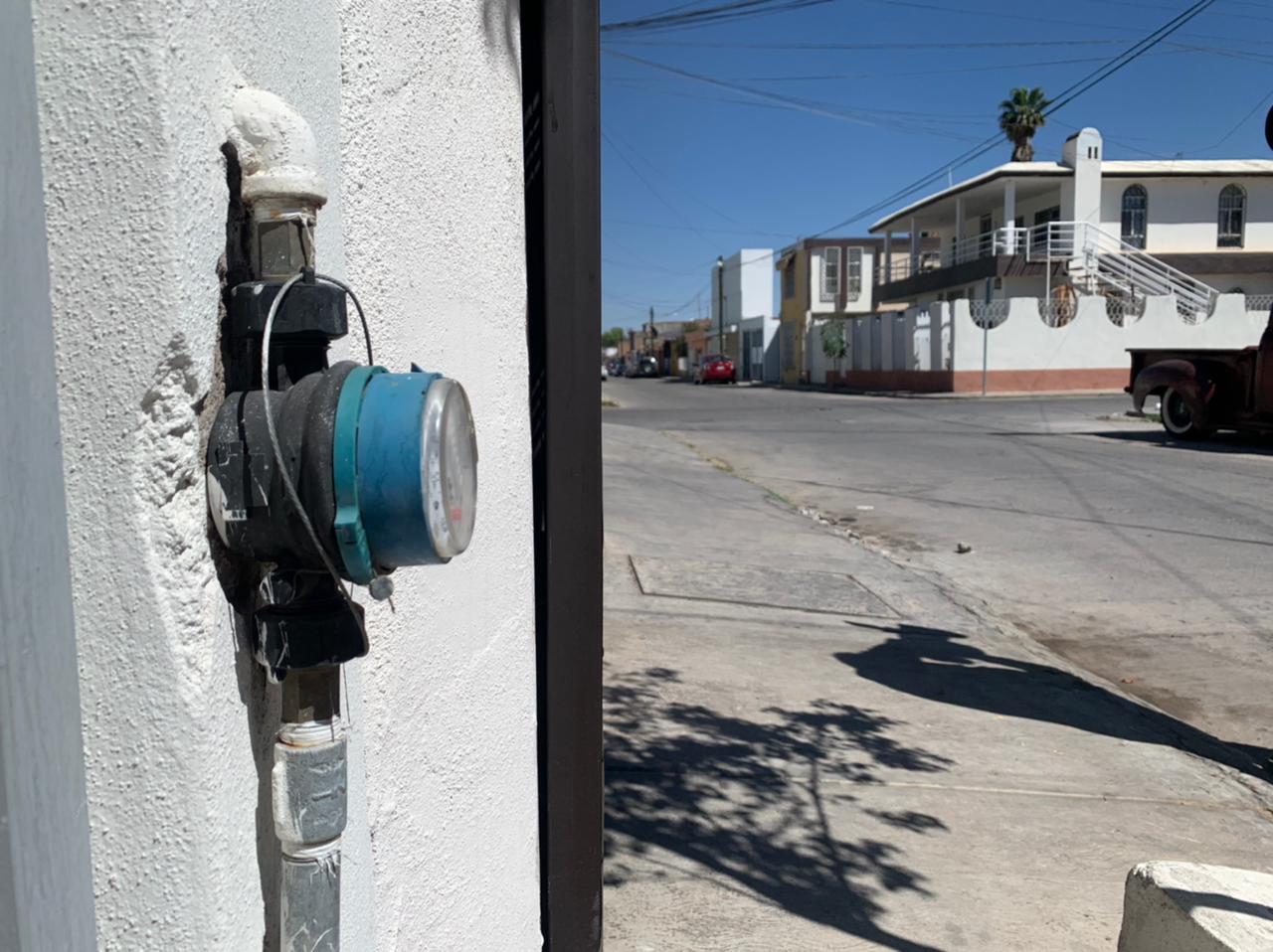 Usuarios de la López Mateos piden incrementar horario de agua potable en sus domicilios