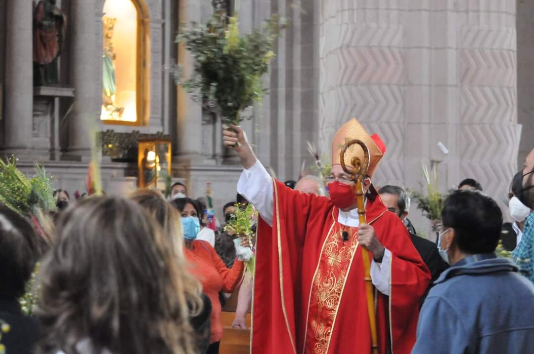 Realizan ceremonia de bendición de ramos en iglesias de Durango