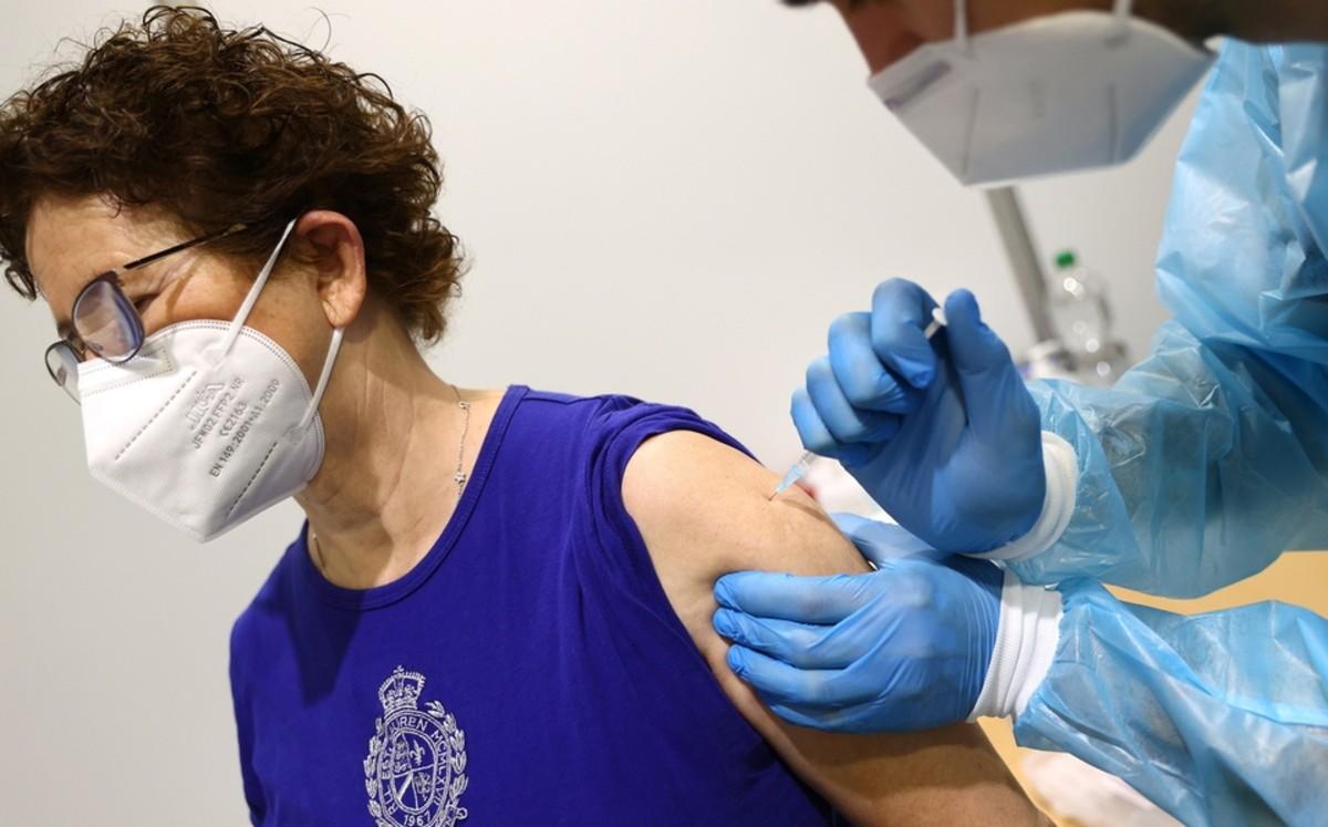 Reportan 31 casos de coágulos en pacientes tras recibir vacuna anticovid; 9 murieron