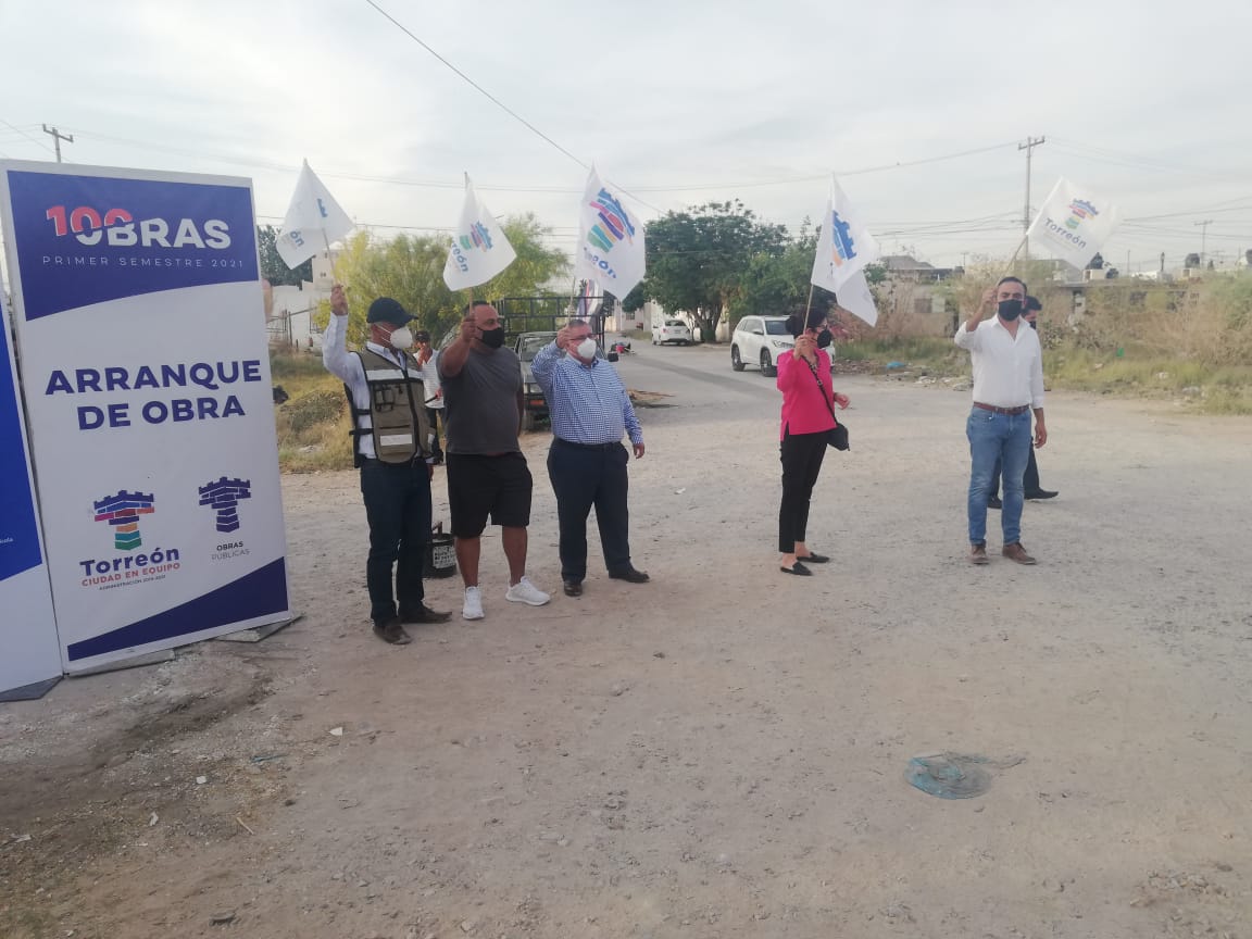 Arrancan trabajos de construcción de más de 300 metros de alumbrado en el bulevar Monterreal de Torreón