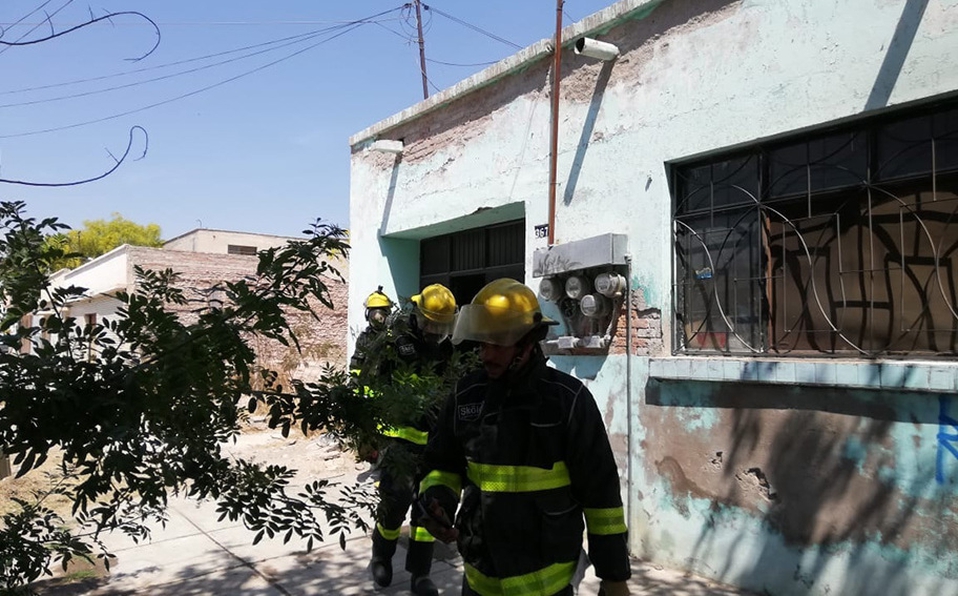 Confunden incendio de casa con quema de basura en Torreón