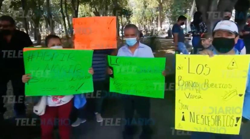 Dueños de baños públicos vuelven a marchar, exigen reapertura