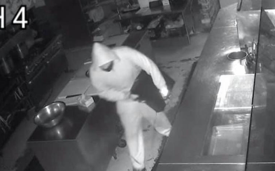 "Hay mejores oportunidades"; hombre ofrece trabajo a ladrón que asaltó en su restaurante