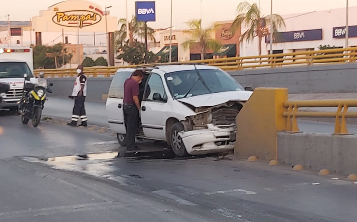 Por problemas de visión, adulto mayor sufre choque en Torreón; iba a vacunarse contra covid-19