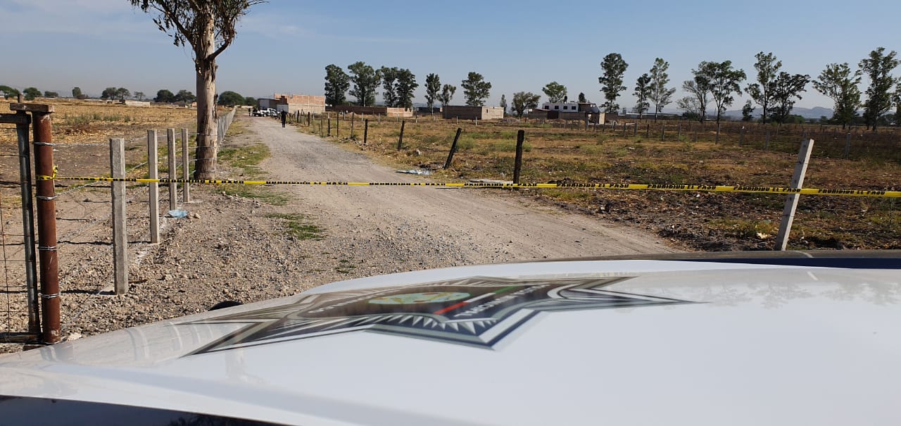 Encuentran a hombre sin vida y amarrado a un poste en El Verde