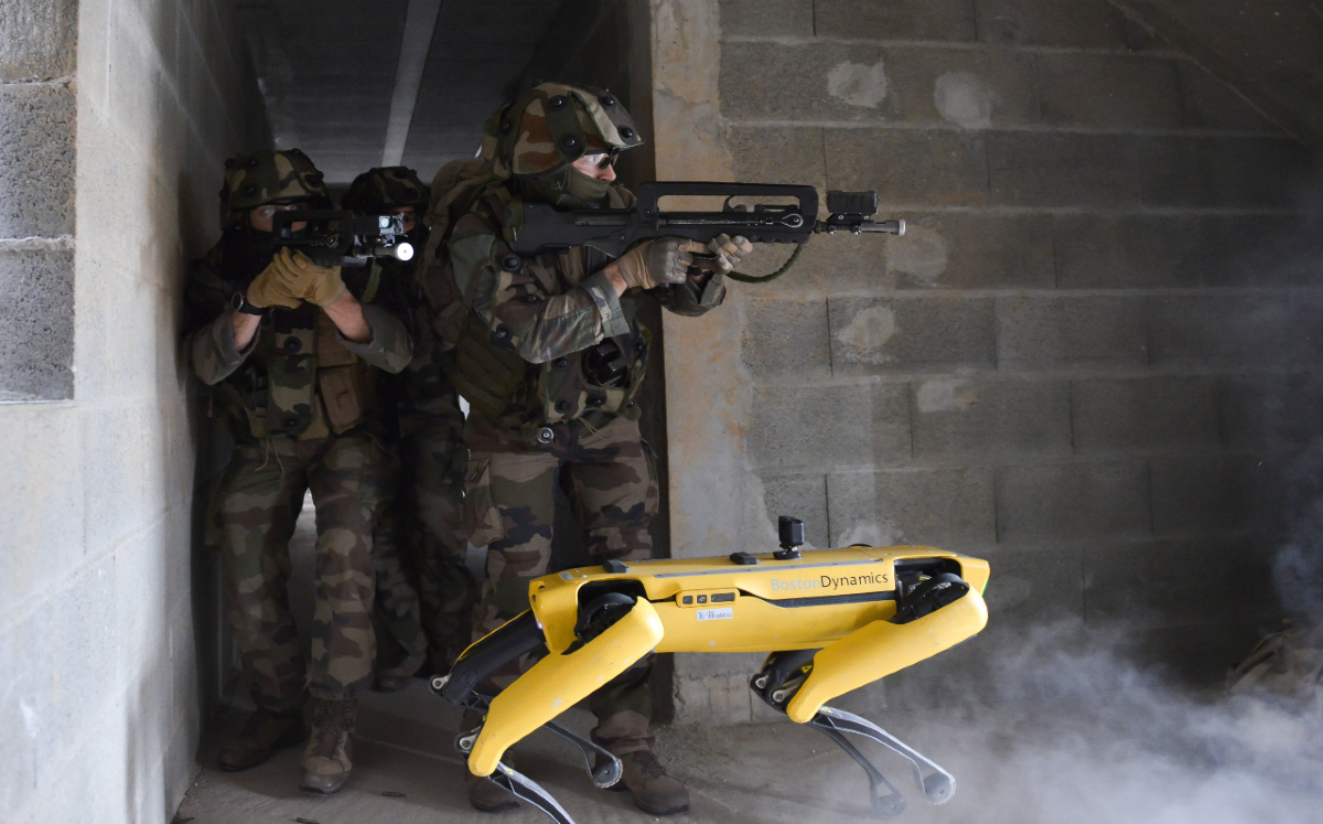Ejército francés prueba perro robot en escenarios de combate