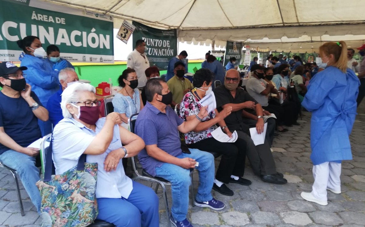 Empieza vacunación contra Covid-19 en Parque Aztlán