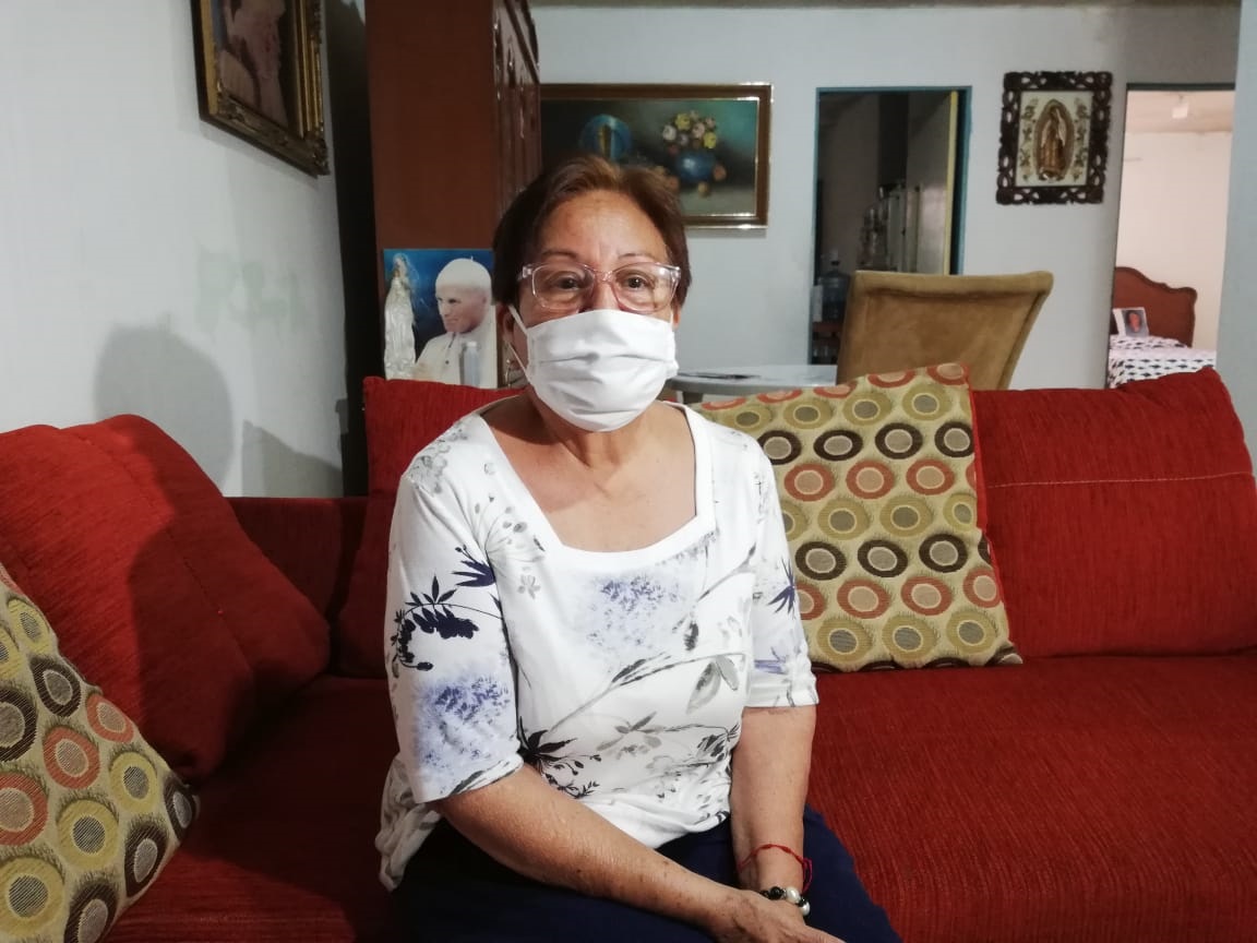 Natividad de 71 años pide ayuda para recuperar su tarjeta y recibir apoyo económico