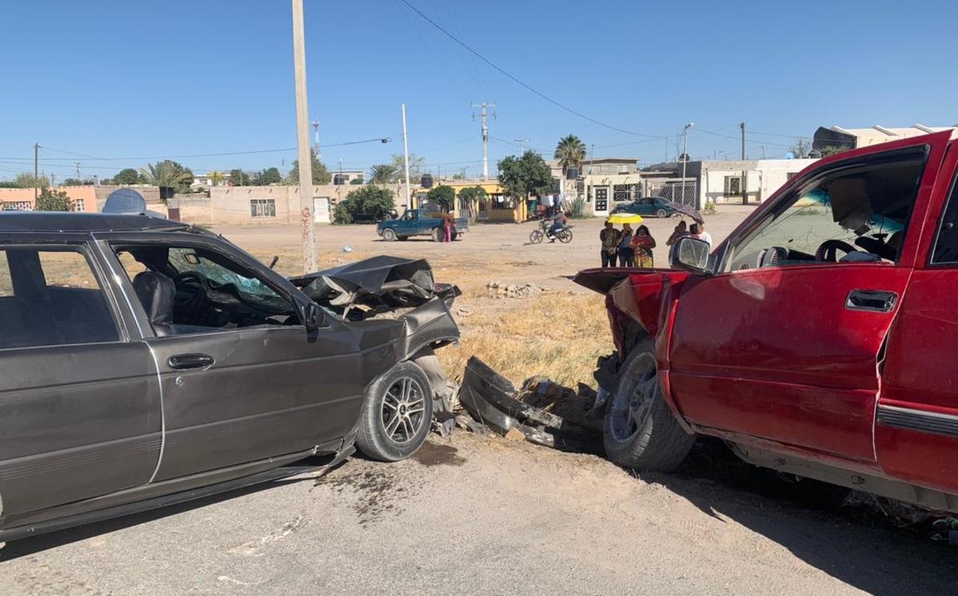 Choque entre camioneta y auto deja tres lesionados en ejido de La ...