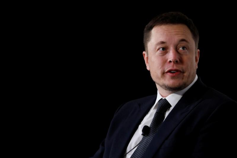 SpaceX gana contrato para construir nave espacial de la NASA que viaje a la Luna