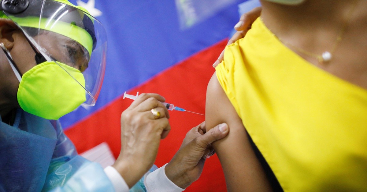Marcha Venezuela para exigir plan masivo de vacunación contra Covid-19