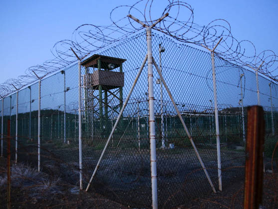 Vacunan contra Covid-19 a prisioneros en Guantánamo