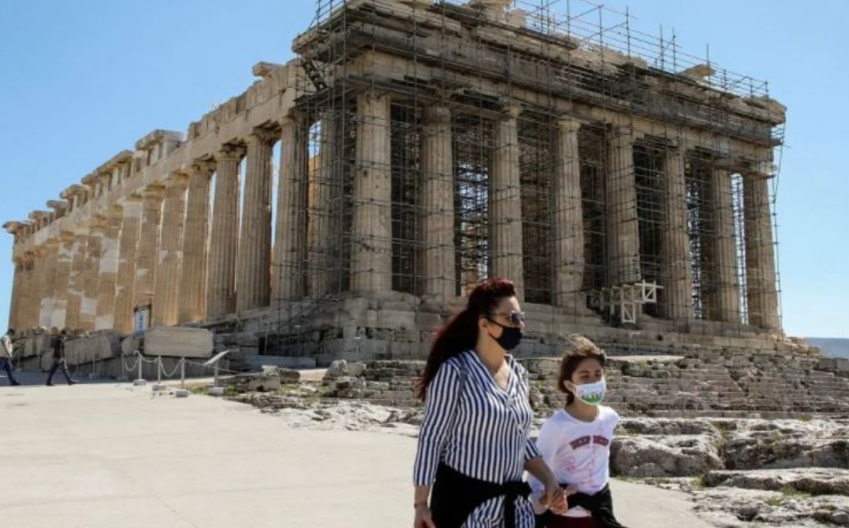 Grecia abre a turistas buscando superar crisis por pandemia