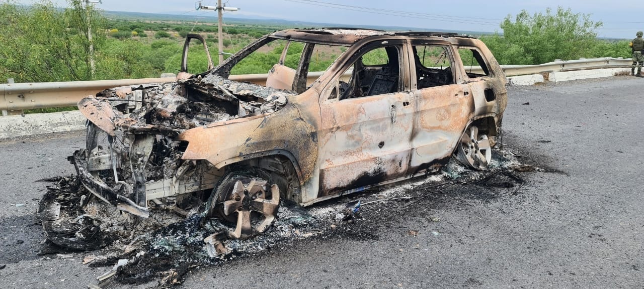 Emboscan a hombre e incendian su camioneta en General Bravo 

 