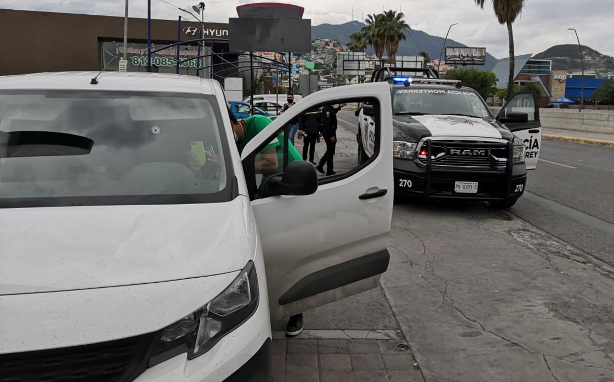 Empleado de paquetería se salva de bala perdida y conduce hasta avenida Alfonso Reyes