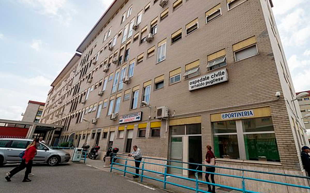 Hombre es arrestado por COBRAR su sueldo durante 15 años SIN TRABAJAR; acumuló 650 mil dólares 