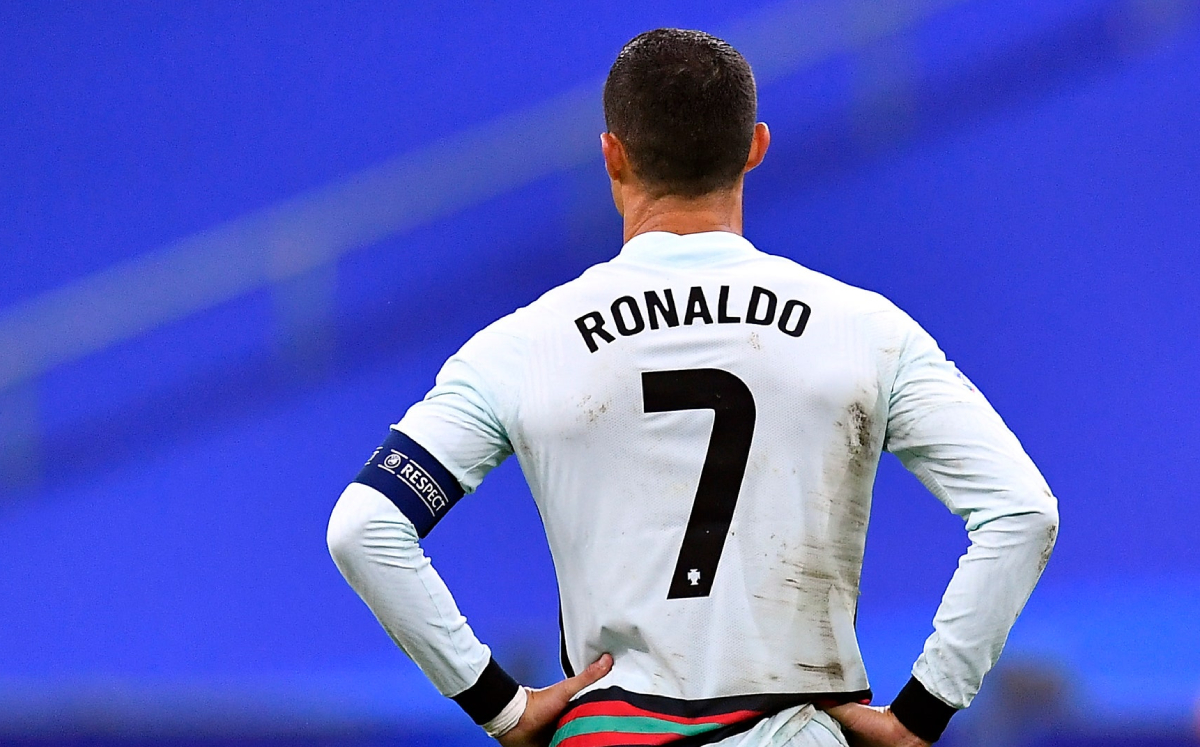 ¿Por qué los futbolistas llevan números en las camisetas?