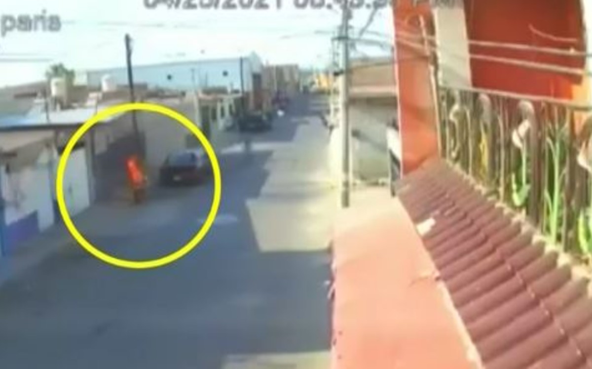 Joven prende fuego a mujer adulta mayor en situación de calle; la reportan grave