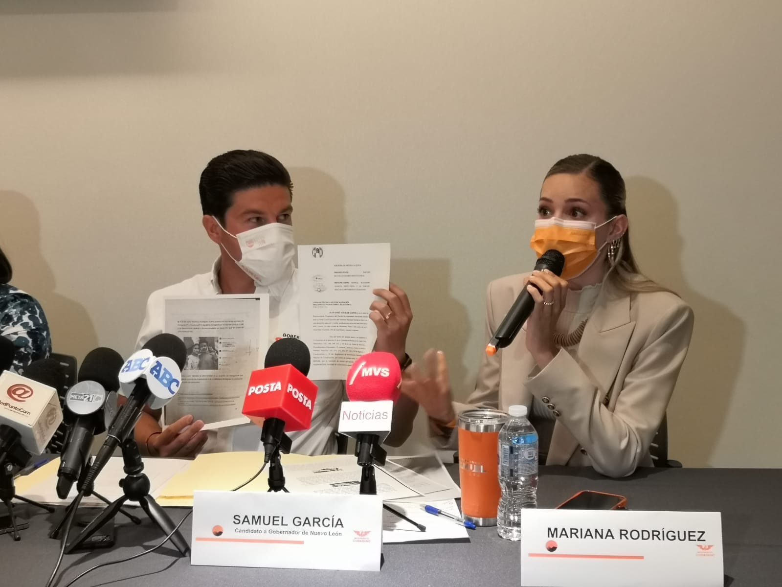 Samuel García califica de ridículas las denuncias interpuestas contra Mariana Rodríguez