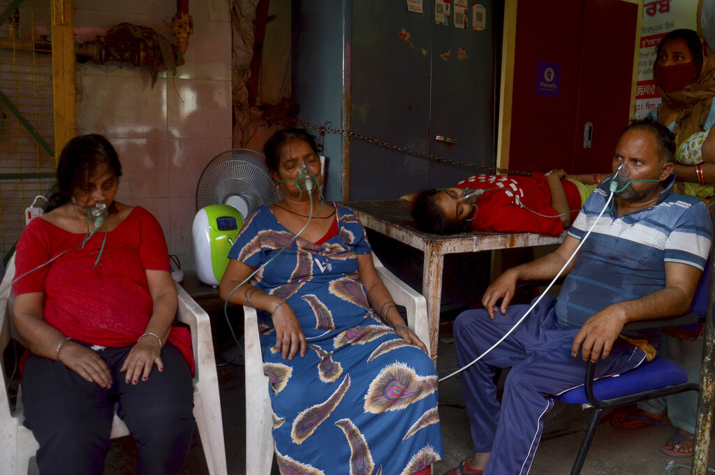Registra India nuevo récord de muertes por Covid-19; tres mil 680 en un día