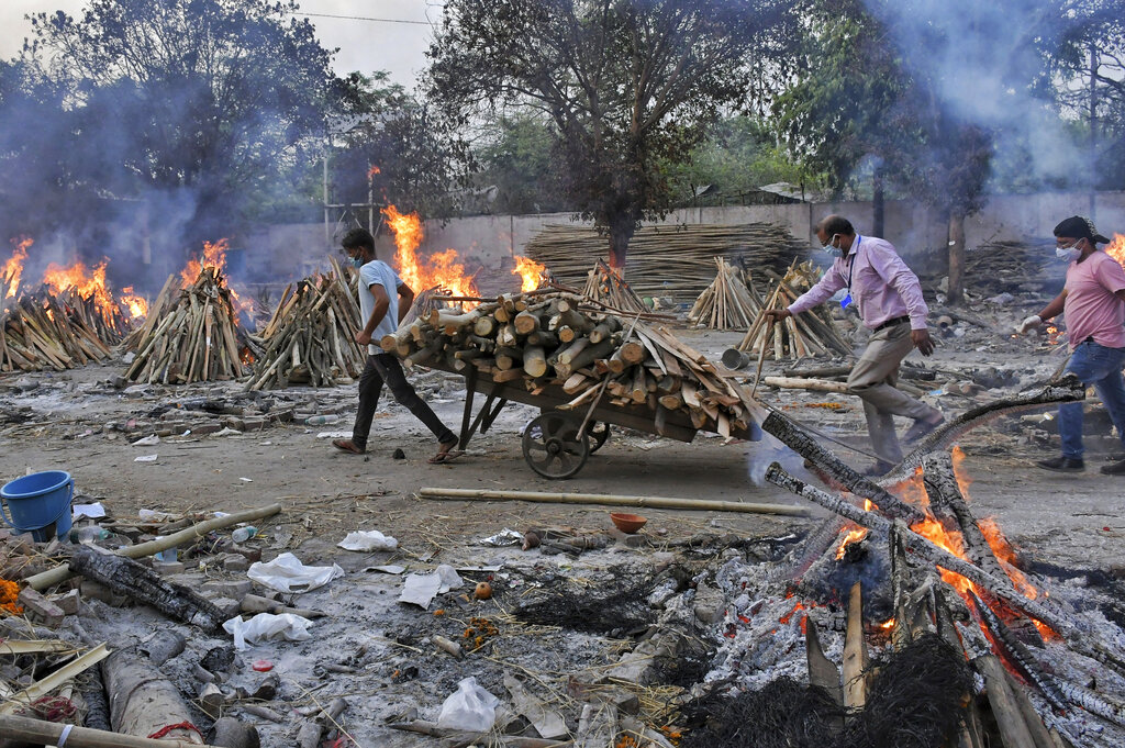 Registra India nuevo récord de muertes por Covid-19; tres mil 680 en un día