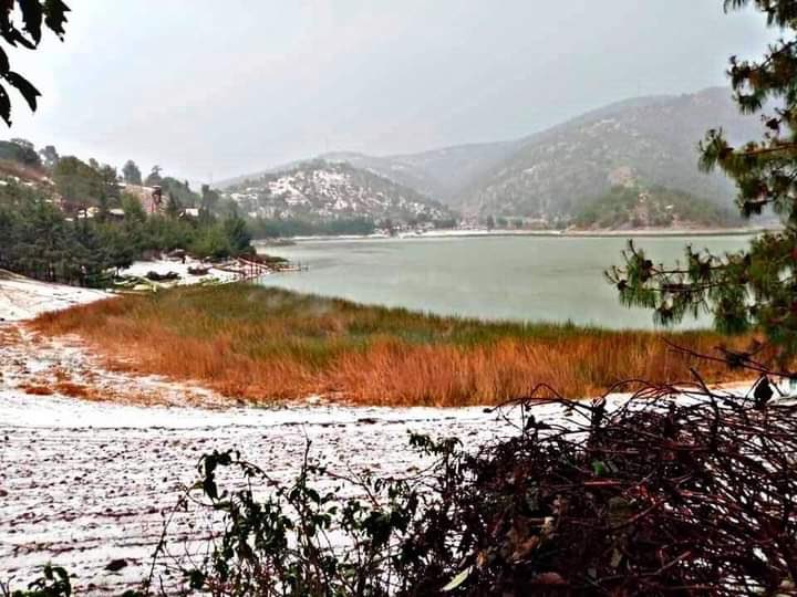 Granizada en Tehuacán deja 'paisaje invernal' en primavera