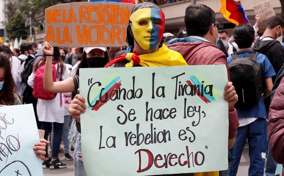 Colombia vive "paro nacional" ante represión policial que sacude al país