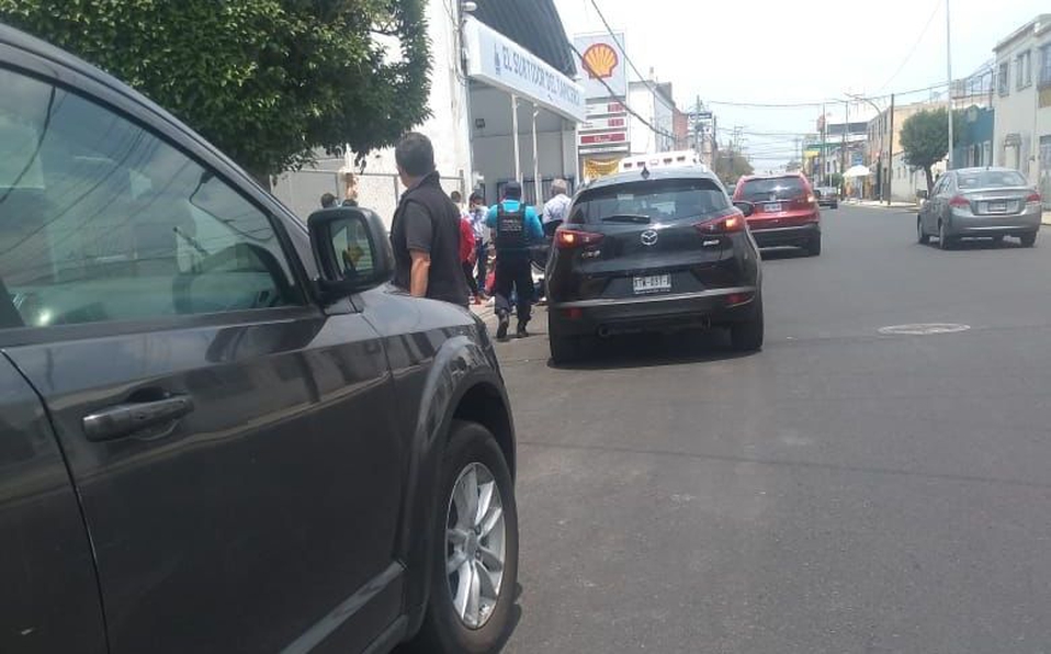 Le da un paro respiratorio tras bajar de su automóvil en la capital poblana