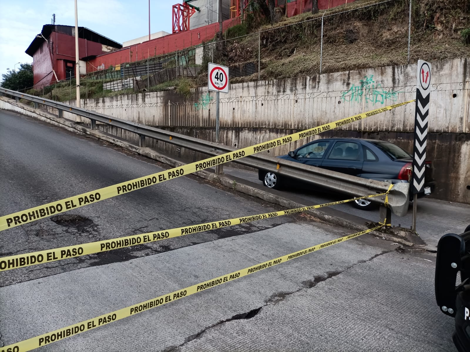 Puente vehicular de Teziutlán presenta fisuras

 