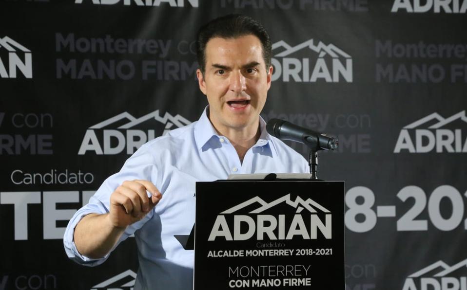 AMLO acusa a Adrián de la Garza de comprar votos con 'Tarjeta Rosa'