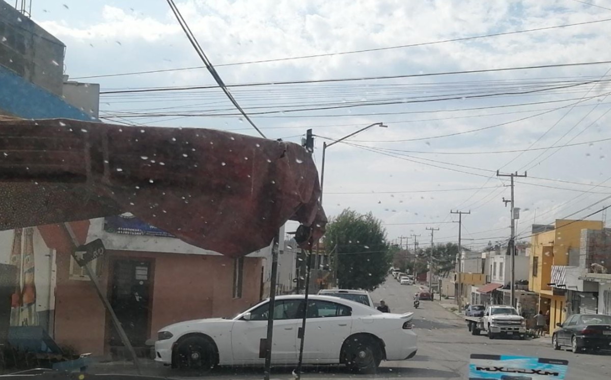 Asesinan a un hombre y hieren a otro más en una casa en Juárez