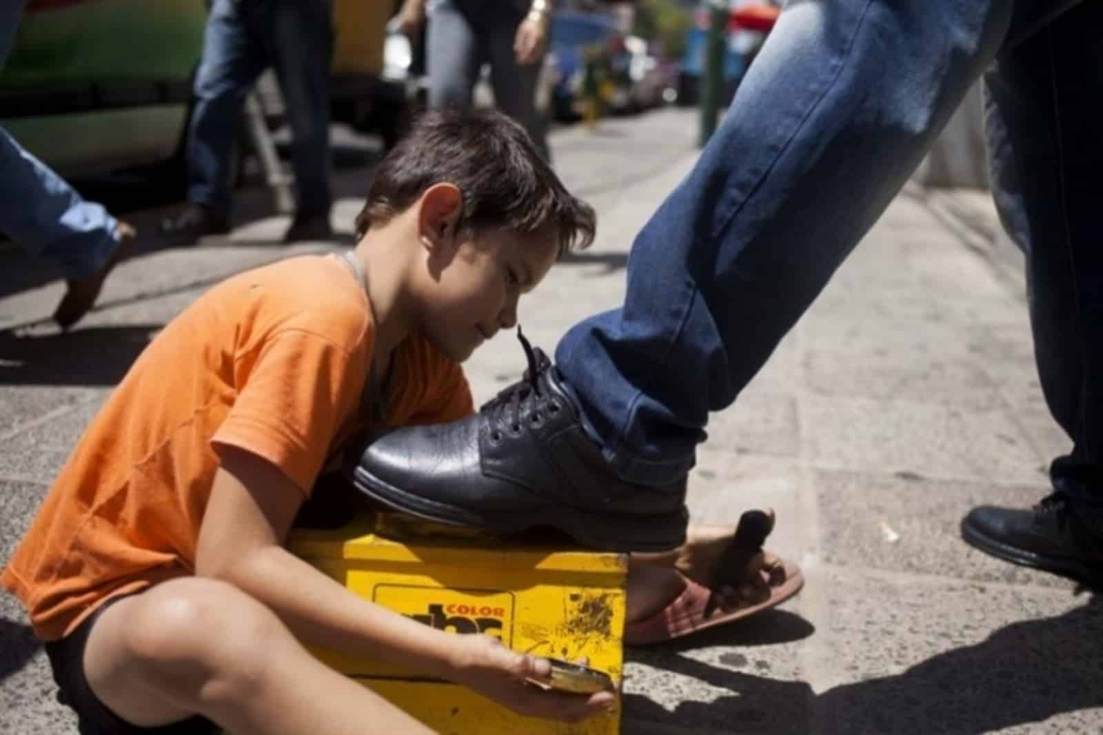 Pandemia está aumentando trabajo infantil en Venezuela, apuntan expertos