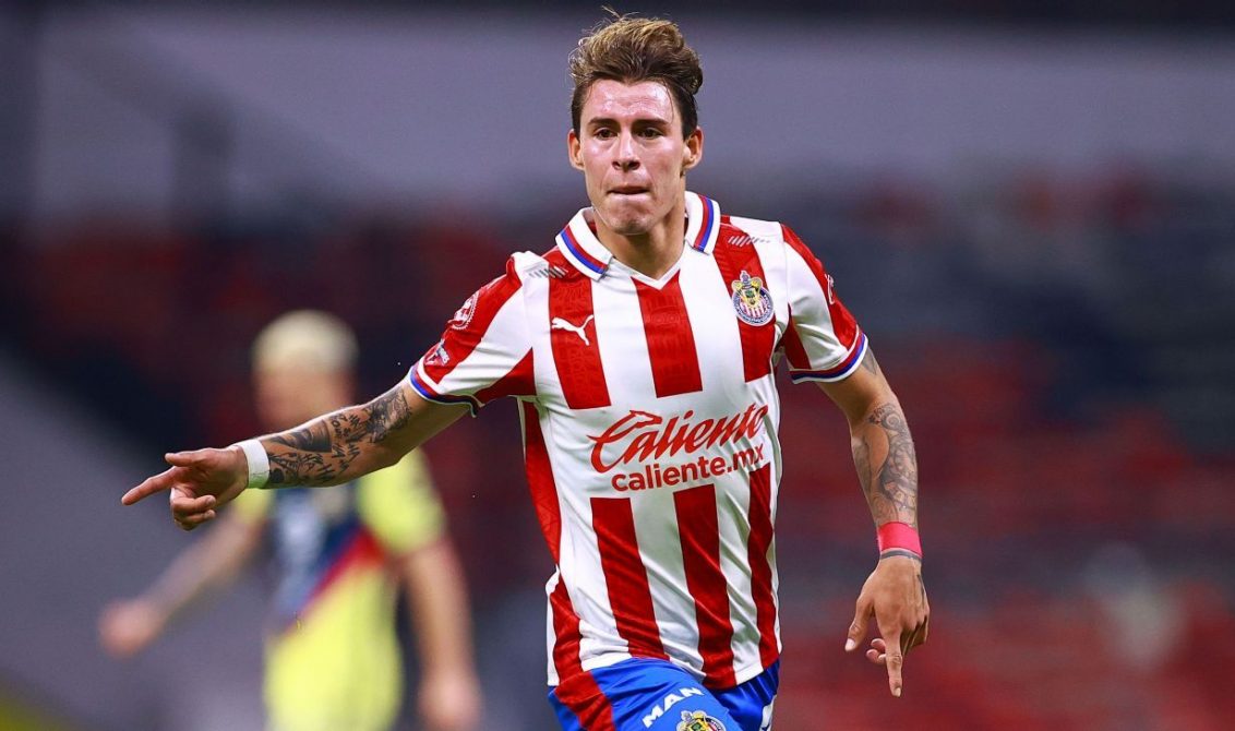 Rayados buscaría al 'Chicote' Calderón y a Tiago Volpi