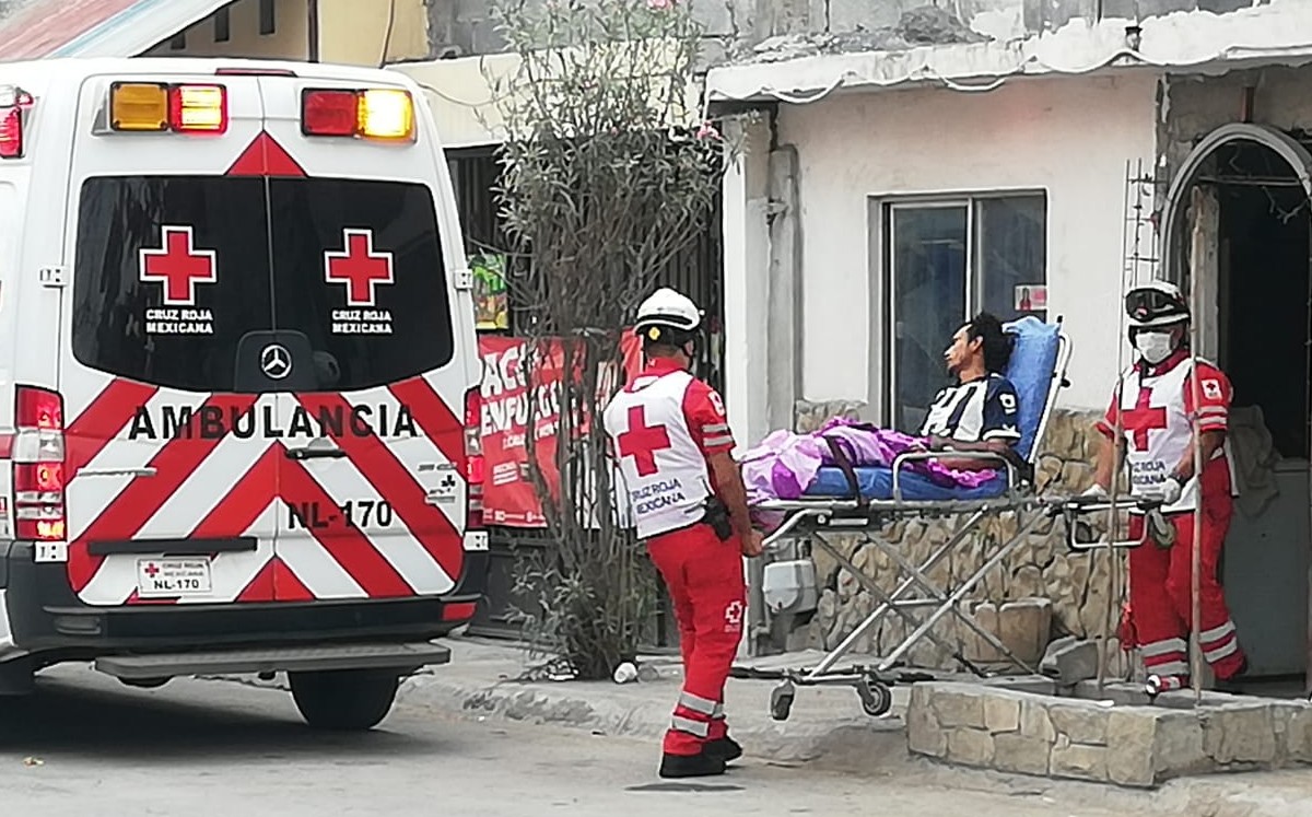 Hieren a un joven con arma blanca en colonia Valles de San Bernabé