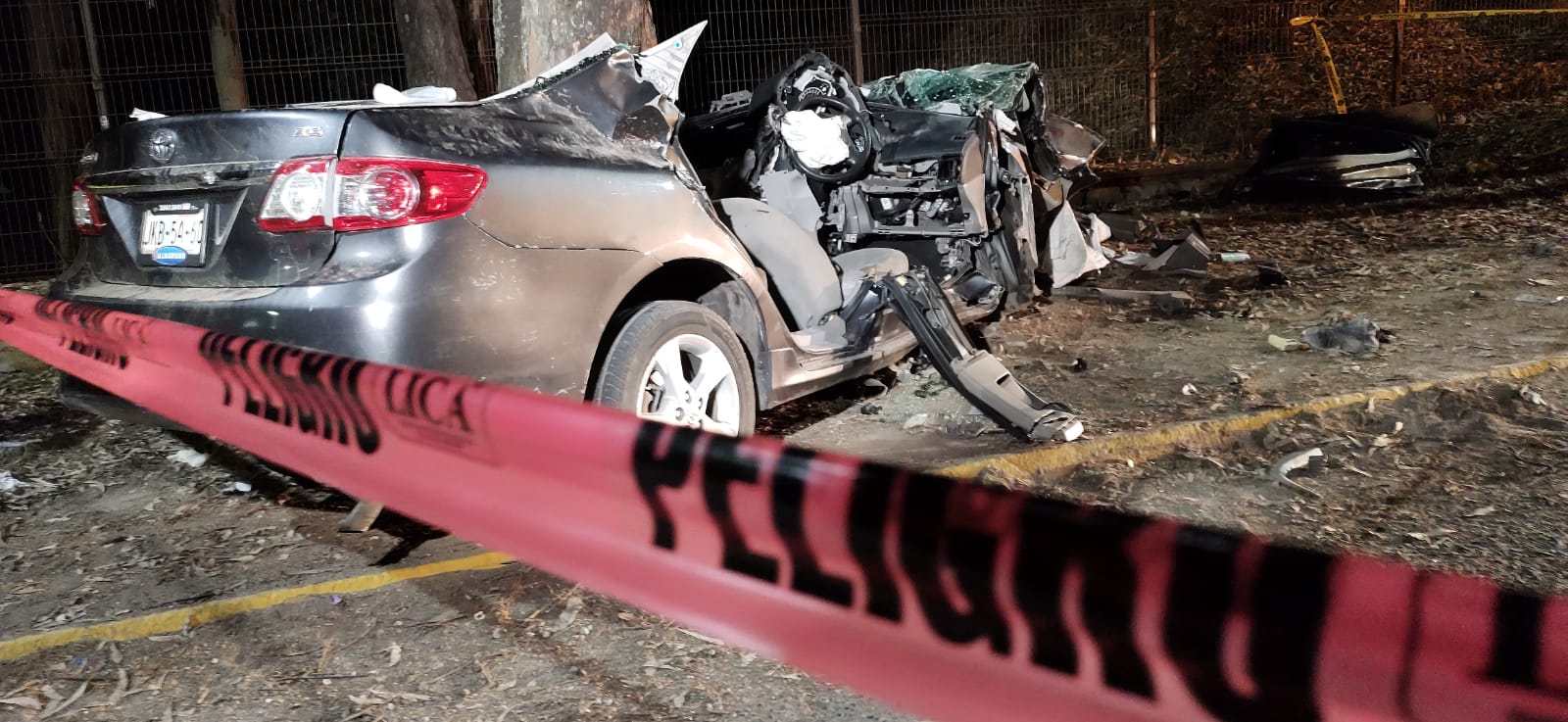 Tras fuerte choque en Zapopan, hombre se debate entre la vida y la