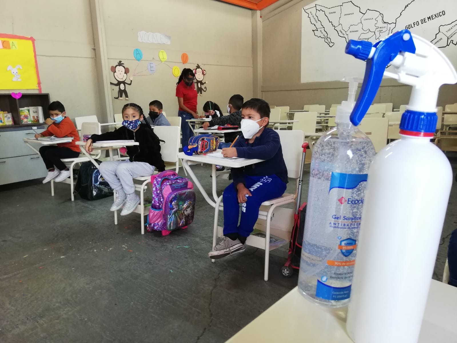 Regresan 6 mil alumnos a clases presenciales en Guanajuato