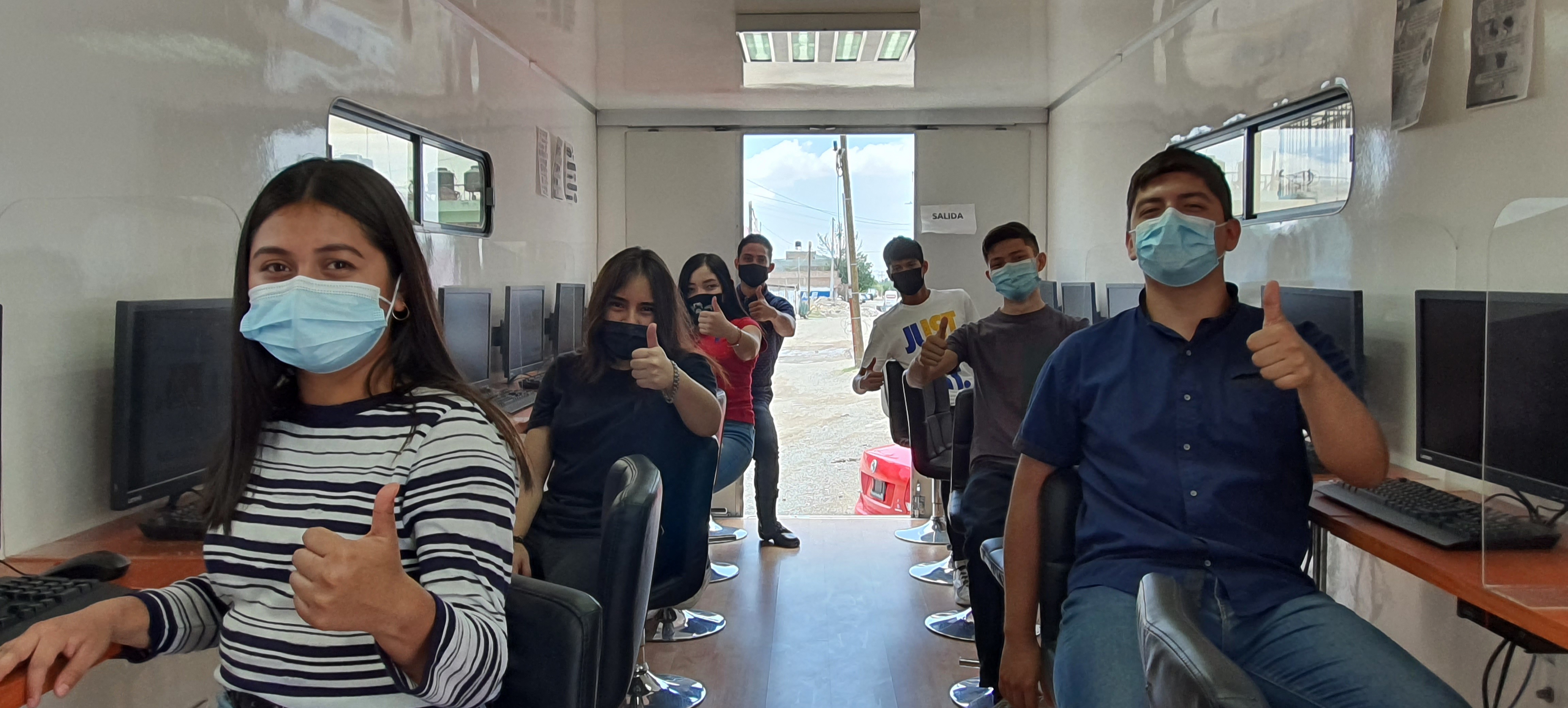Apoyan estudiantes a terminar con el rezago educativo en León