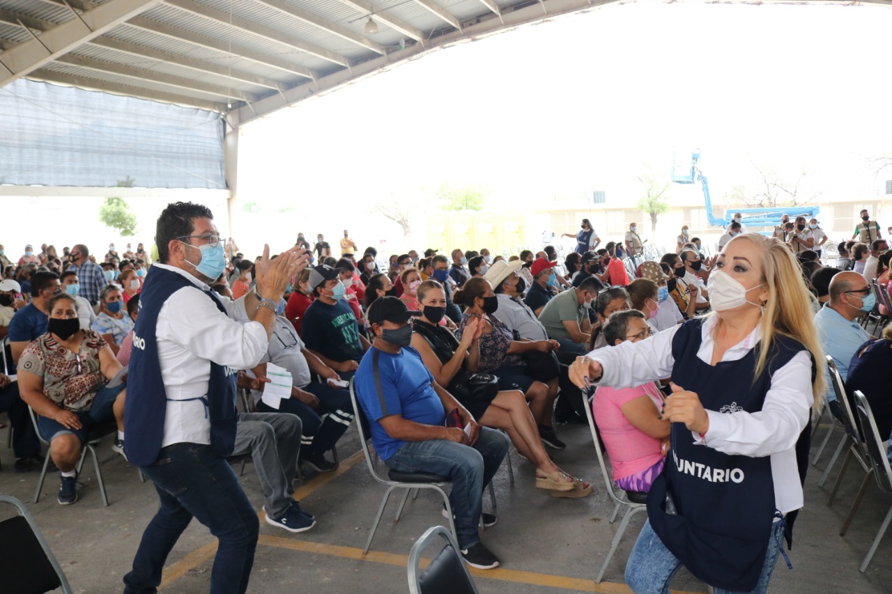 Mayores de 50 años reciben vacunas al ritmo de los ochenta en Santa Catarina 