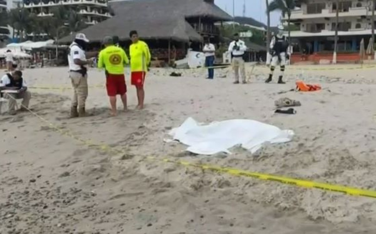 Muere mesero por rescatar a niña de ahogarse en Puerto Vallarta