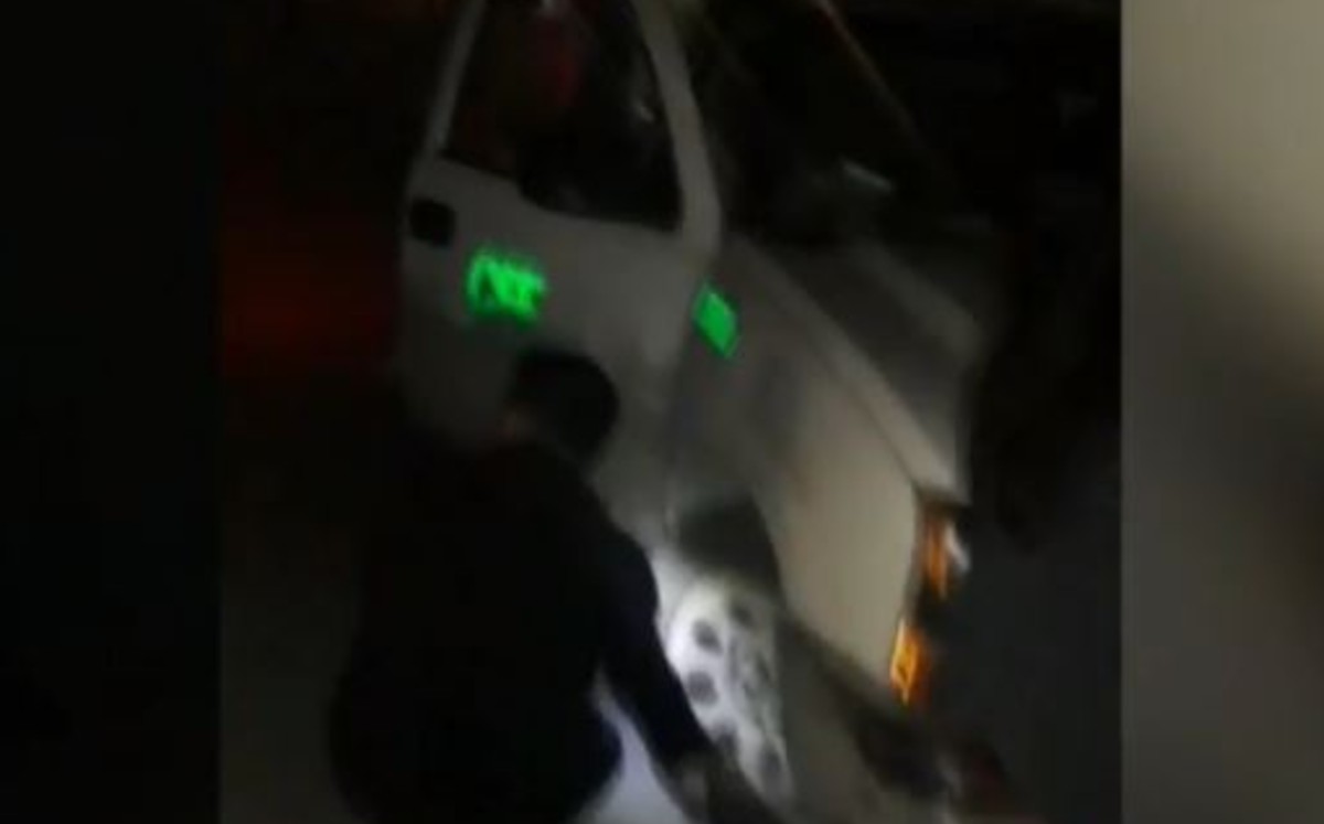 Vecinos en El Carmen desinflan llantas de unidad de CFE tras 3 días sin energía eléctrica