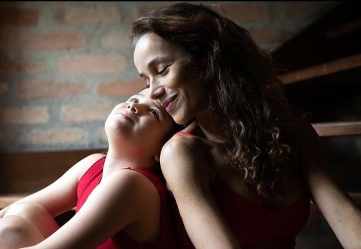“Detesto ser madre, pero amo a mi hija”, la historia de una mujer arrepentida de la maternidad  
